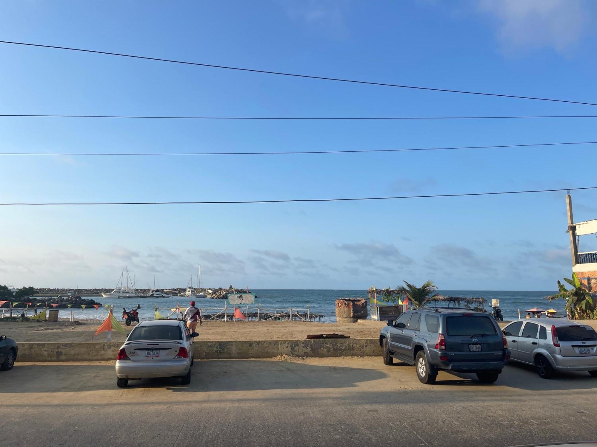 Hotel Brisas Del Mar 2022 Catia La Mar Екстер'єр фото