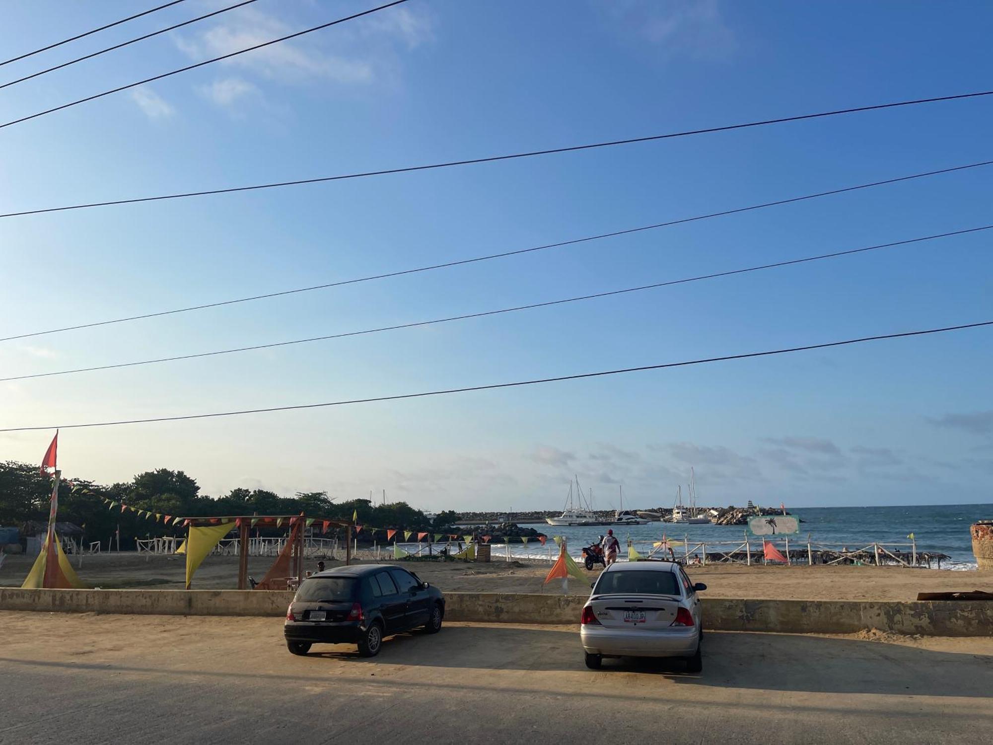 Hotel Brisas Del Mar 2022 Catia La Mar Екстер'єр фото